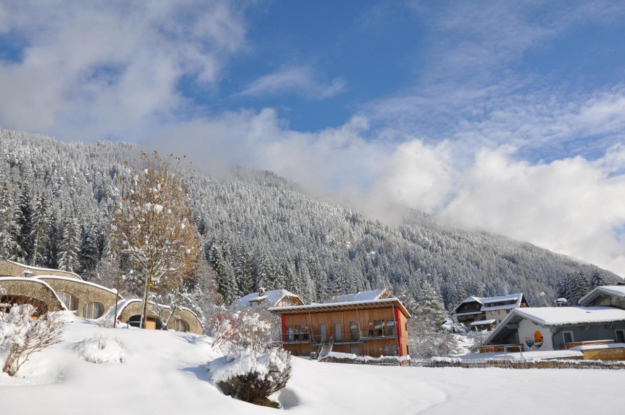 Erdhaeuser Und Apartments Mit Seeblick Und Alleinlage Weissensee Esterno foto